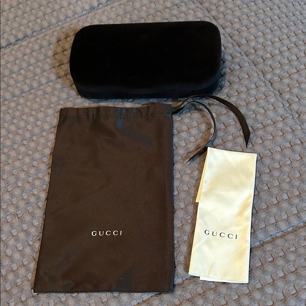 Gucci Black Velvet Eyewear Case Set